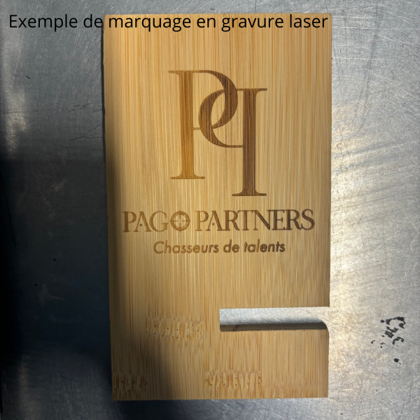 Exemple de marquage d'un support de téléphone en gravure laser