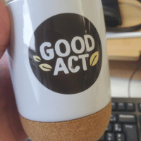 Sublimation sur un mug avec le logo de Good Act