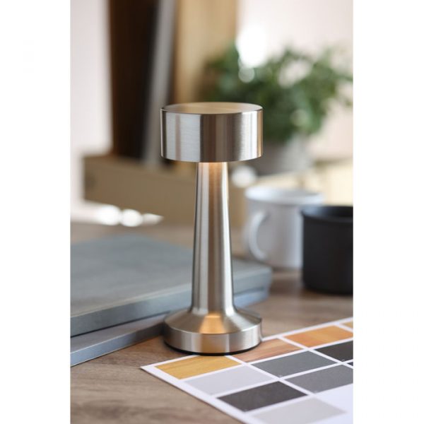 Lampe de table en fer