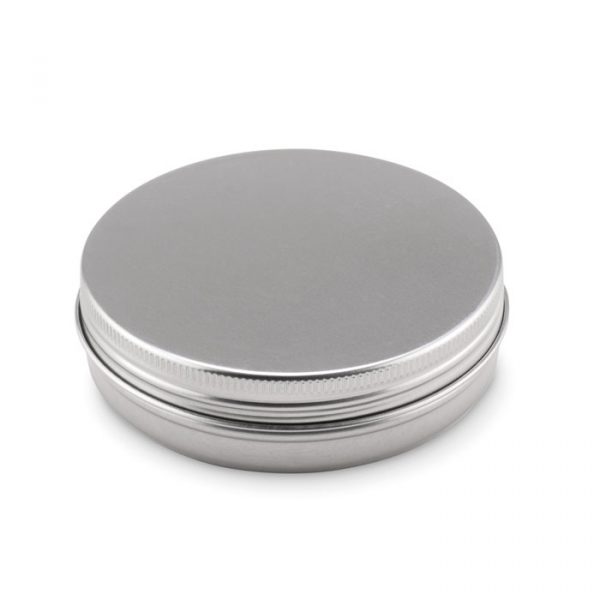 Set de couture personnalisé dans une boîte ronde en fer blanc.