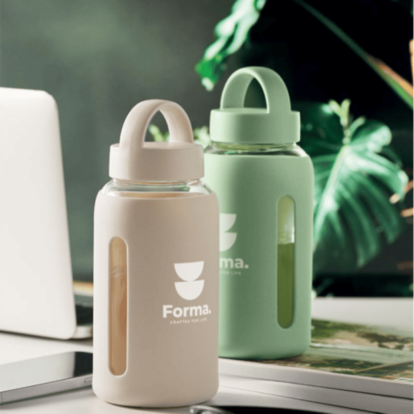 Bourde en verre personnalisée avec pochette en silicone - 600 ml